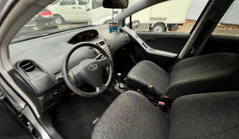 TOYOTA VITZ S1945 lleno