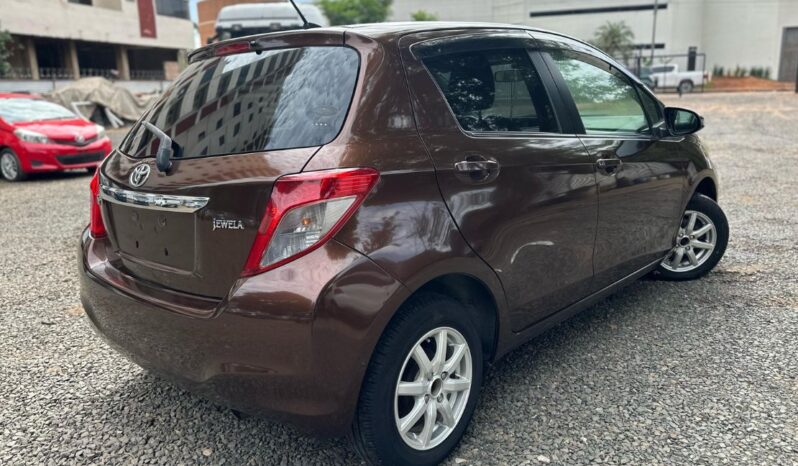 TOYOTA NEW VITZ S1975 lleno