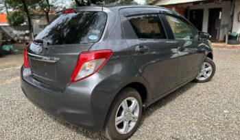 TOYOTA VITZ S1977 lleno