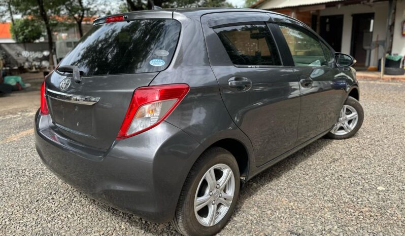TOYOTA VITZ S1977 lleno