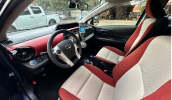 TOYOTA AQUA S2049 lleno