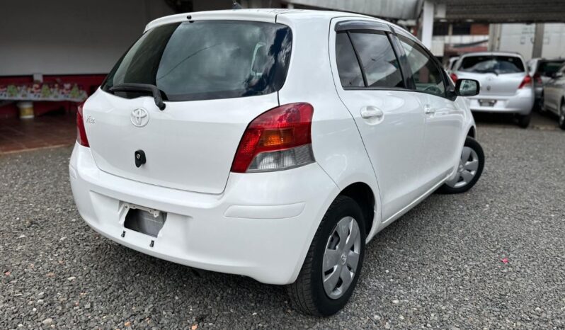 TOYOTA VITZ S2030 lleno
