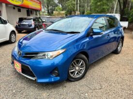 TOYOTA AURIS S2104