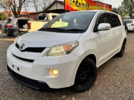 TOYOTA IST S2085