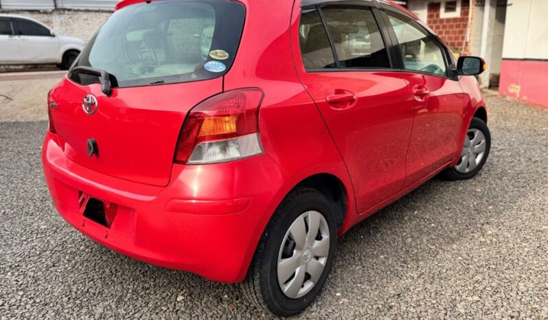 TOYOTA VITZ S2097 lleno